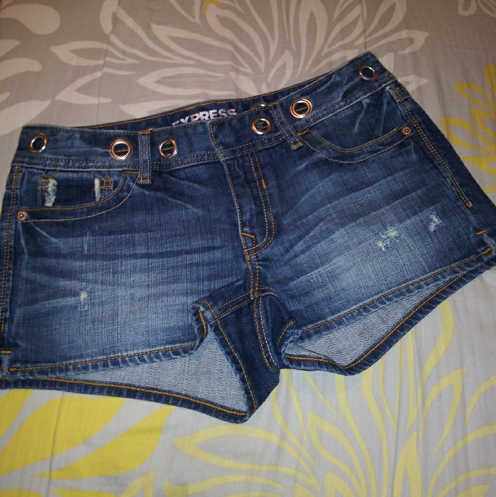 🎊🎉NWOT EXPRESS DENIM SHORTS🎊🎉